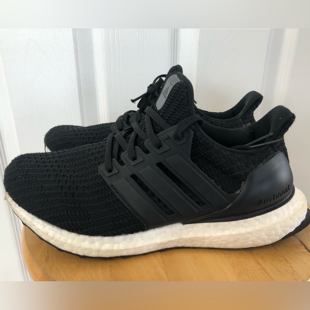 Adidas ultraboost women’s size 6.5 (37), black